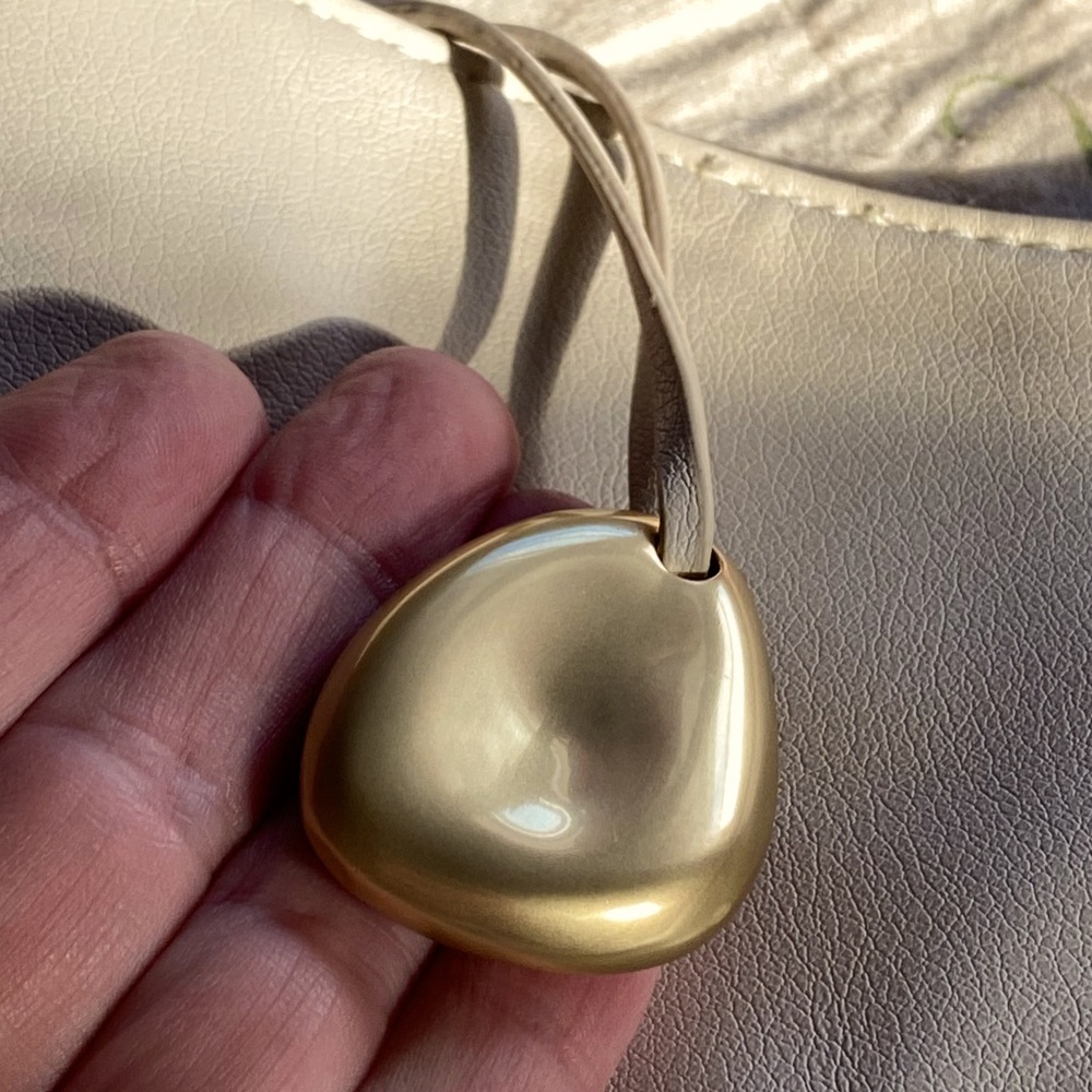 NWT Donna Karan handbag/tote,cream faux leather,gold,Cashmere Collection - Picture 10 of 12